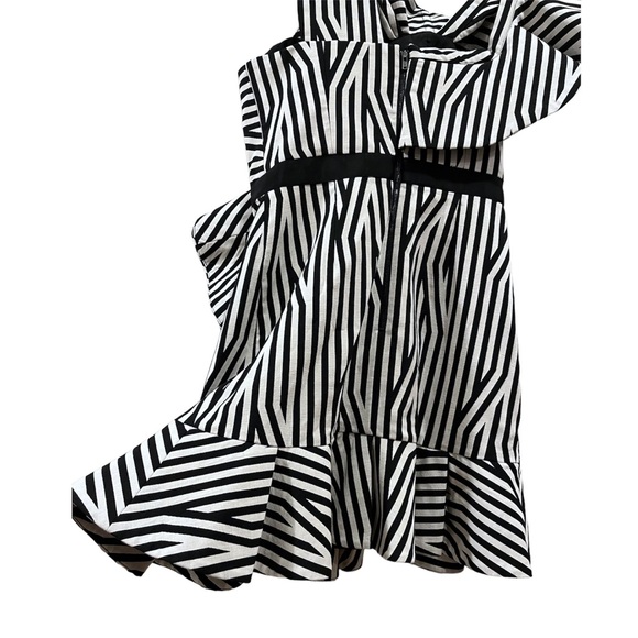 Self-Portrait Abstract Stripe Asymmetrical Dress - Picture 8 of 14